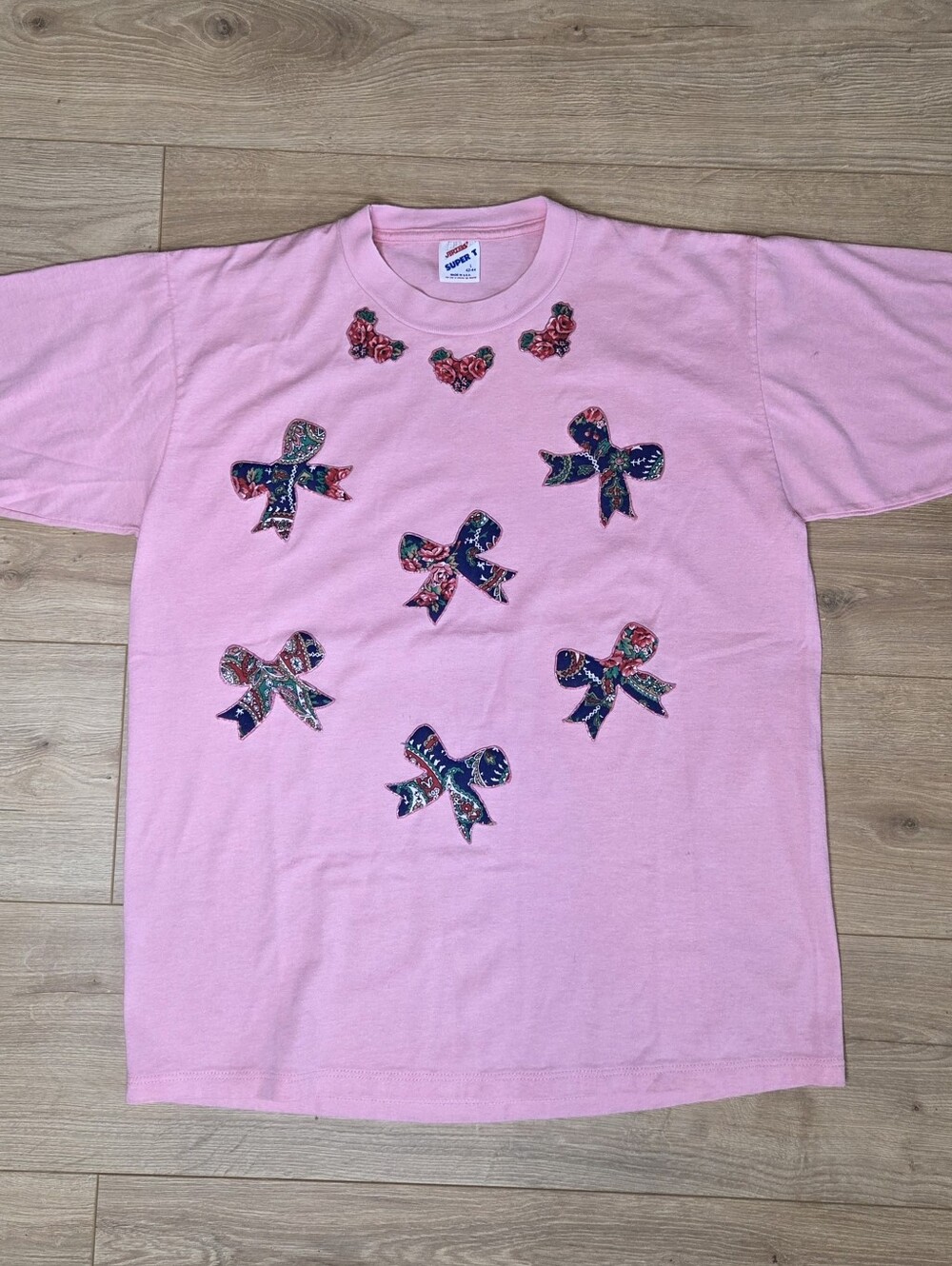 Vintage 90s Pink Applique Bow Tee USA  Large Cottagecore Coquette Kawaii Twee